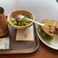 Photo taken at Ueshima Coffee House by りゃあや on 8/23/2023