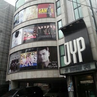Снимок сделан в JYP Entertainment пользователем Ryoko M. 12/14/2012