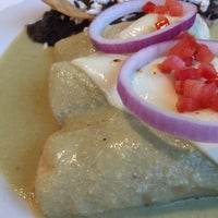 Foto scattata a Cielito Lindo Mexican Gastronomy da Karen P. il 10/6/2016