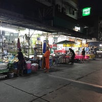 Photo taken at Wat Chai Chimplee Market by Nok😍 K. on 4/3/2017