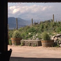 5/4/2016 tarihinde Susan R.ziyaretçi tarafından Hillside Winery'de çekilen fotoğraf