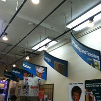 รูปภาพถ่ายที่ The UPS Store โดย Lea G. เมื่อ 12/3/2012