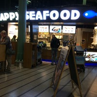Foto tirada no(a) Happy Seafood por Monica L. em 2/28/2019