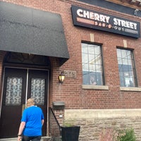 Foto tomada en Cherry Street Bar-B-Que  por Monica L. el 6/10/2023