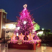 Photo taken at Mitsui Outlet Park by ますぞえ on 11/2/2015