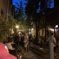7/26/2020 tarihinde Rob H.ziyaretçi tarafından Tavern On Camac'de çekilen fotoğraf
