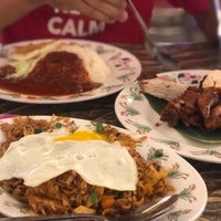 Photo taken at Restoran Nasi Kandar Subaidah by Norhadi M. on 9/13/2019