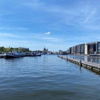 Photo taken at Oosterdok by Reef ® on 6/15/2022