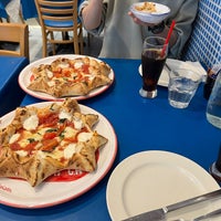 Photo prise au Pizzeria da peppe Napoli Sta&amp;#39;ca par イオン le10/31/2023