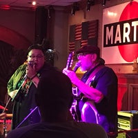 Photo prise au Deja Vu Martini Lounge par Joel C. le8/3/2017