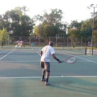 Foto tirada no(a) Fairfield Tennis Center por AllCourtSport em 8/2/2013