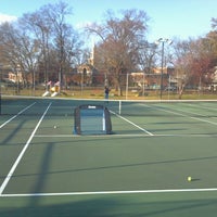 Foto tirada no(a) Fairfield Tennis Center por AllCourtSport em 11/21/2012