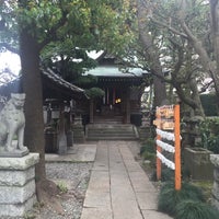 Photo taken at 廣尾稲荷神社 by nissy T. on 4/2/2016