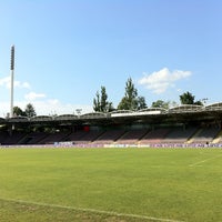 Das Foto wurde bei Gugl - Stadion der Stadt Linz von Harryboo am 6/7/2013 aufgenommen