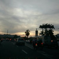 Photo taken at Avenida Antônio Carlos Magalhães by Ma M. on 1/12/2016