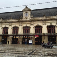 Photo taken at Gare SNCF de Bordeaux Saint-Jean by Emi V. on 10/18/2015