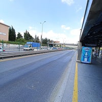 Photo taken at Avcılar Metrobüs Durağı by MEMO💛💙 on 8/3/2022