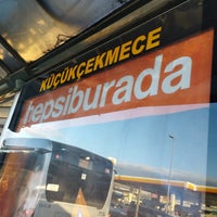 Photo taken at Küçükçekmece Metrobüs Durağı by MEMO💛💙 on 11/15/2023