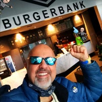 Foto tirada no(a) Burgerbank por MEMO💛💙 em 2/24/2021