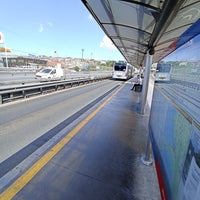 Photo taken at Küçükçekmece Metrobüs Durağı by MEMO💛💙 on 8/9/2022