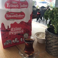 Das Foto wurde bei Yükseloğullari Süt Ürünleri - Ezine peyniri von Aslı Ç. am 9/13/2019 aufgenommen