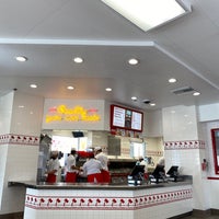 Photo taken at In-N-Out Burger by Tomoaki M. on 11/28/2022