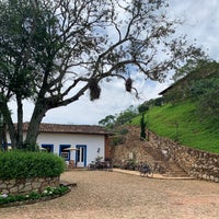 รูปภาพถ่ายที่ Mazuma Mineira — Alambique e Loja โดย Carlos Eduardo เมื่อ 11/10/2019