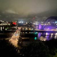 Photo taken at Hilton Newcastle Gateshead by Victor M. on 8/1/2023
