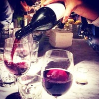 Foto scattata a Barcelona Wine Bar da Barcelona Wine Bar il 3/20/2015