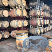 Foto tirada no(a) Carruth Cellars Winery on Cedros por Allie em 9/1/2018