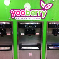 Photo taken at Yooberry Frozen Yogurt by M. Selman Y. on 10/5/2012