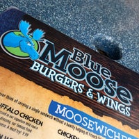 Foto diambil di Blue Moose Burgers &amp;amp; Wings oleh Stephen W. pada 6/24/2020