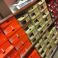 nike outlet in leeds