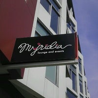 9/26/2012 tarihinde Clifton J.ziyaretçi tarafından Myridia Bar and Lounge'de çekilen fotoğraf