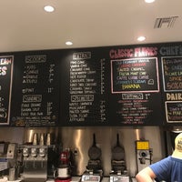 Photo taken at Sweet Rose Creamery by ceren g. on 11/1/2018