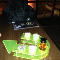 Foto tirada no(a) Up Shot Bar por Metin S. em 12/25/2012