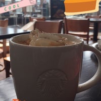 Photo taken at Starbucks by M 🎠 on 9/1/2016