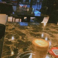 Foto tomada en Two Cups Coffee  por 🆂🅴🆁🅶🅴🅽 🆃🅾🆈🅰🅻🅰🅽 el 3/23/2022