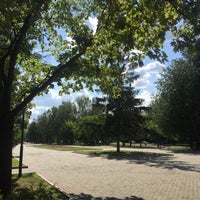 Photo taken at Сквер Москворечье by Tati M. on 8/5/2018