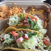 รูปภาพถ่ายที่ Gorda&amp;#39;s Baja Taco โดย Vince K. เมื่อ 5/31/2016