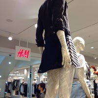 H M Clothing Store In ハーバーランド H M Clothing Store In ハーバーランド