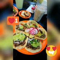 Foto diambil di Tacos El Bronco oleh Sinuhé M. pada 10/29/2018
