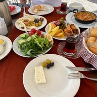 Foto diambil di Lagarto Restaurant oleh Yağmur A. pada 7/27/2021