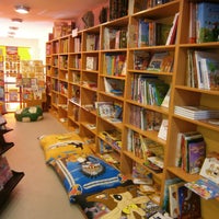 3/31/2015에 Βιβλιοπωλείο ΤΕΤΡΑΓΩΝΟ (Tetragono Bookstores)님이 Tetragono Bookstores에서 찍은 사진