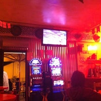 10/2/2012にLarry D.がGasoline Road Barで撮った写真