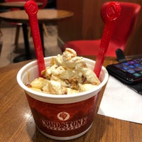 Photo taken at Cold Stone Creamery by Aries on 11/8/2019