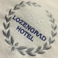 Foto diambil di Lozengrad Hotel oleh ebilis e. pada 2/10/2018