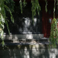 Photo taken at Chinesischer Garten des wiedergewonnenen Mondes by Ksu M. on 8/6/2022