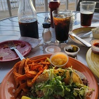 5/3/2022 tarihinde Glenn M.ziyaretçi tarafından Mangos Restaurant and Tiki Bar'de çekilen fotoğraf