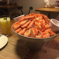 Foto diambil di Boston Seafood &amp;amp; Bar oleh Anastasia V. pada 7/29/2015